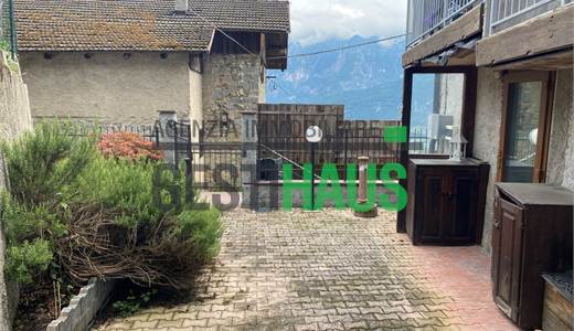 Porzione di Casa in vendita a Carzano