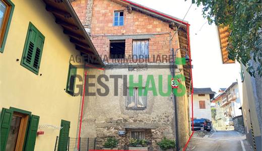 Porzione di Casa in vendita a Telve di Sopra